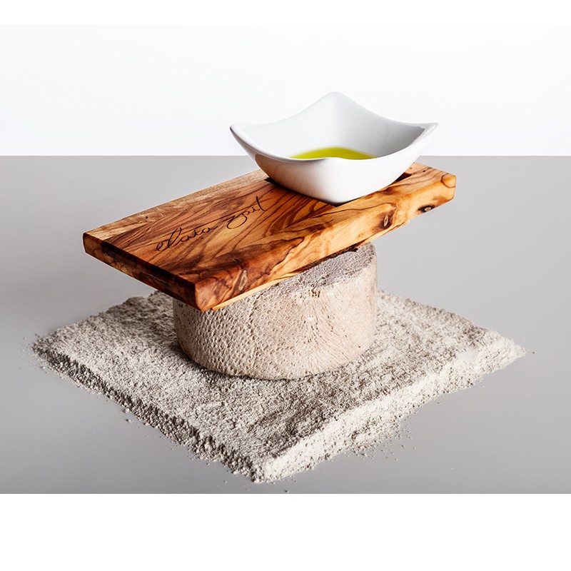 Buy Elaia Zait olive wood tray with an oil bowl